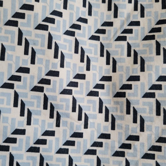 Old Navy A-Line Pleated Flare Skirt with Geometric pattern. Size 8 - Picture 3 of 3